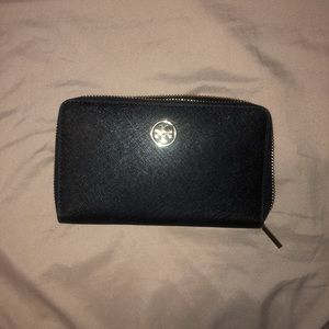 Tory Burch Bags - Authentic Black Tory Burch Continental Wallet Tory Burch Bags - Authentic Black Tory Burch Continental Wallet